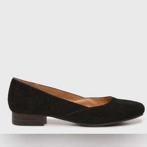 EUC (worn once) Crown Vintage Talzie Slip-On in Black, Size 8M (suede)